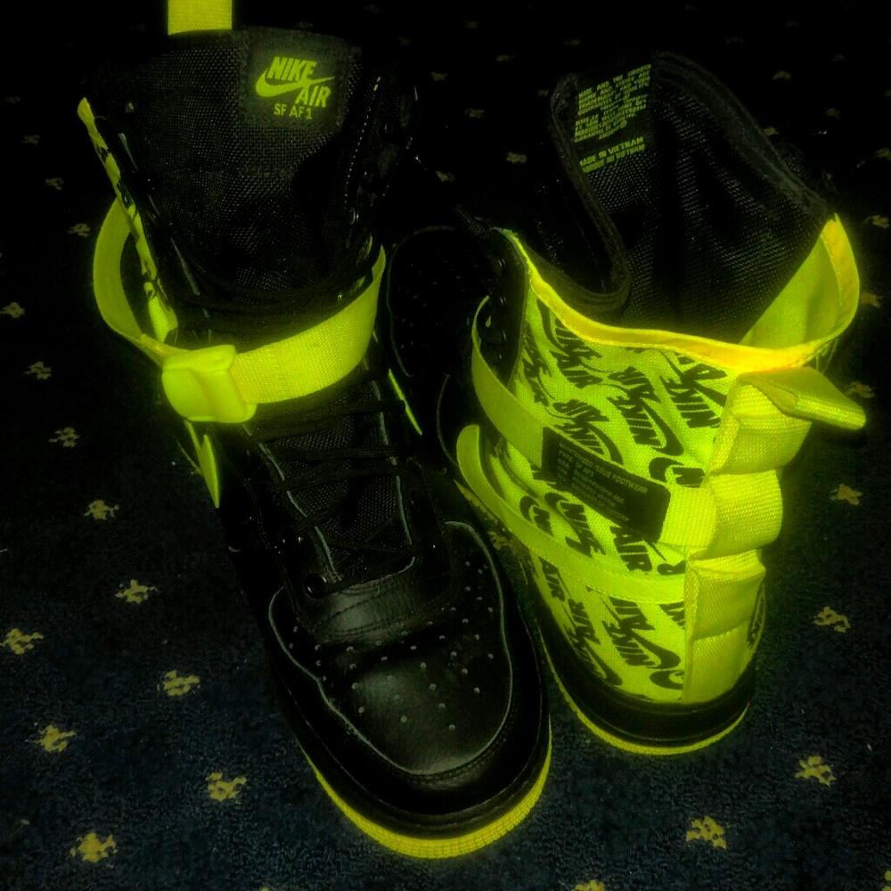 dynamic yellow Nike Sf Air force 1 winterized shoe